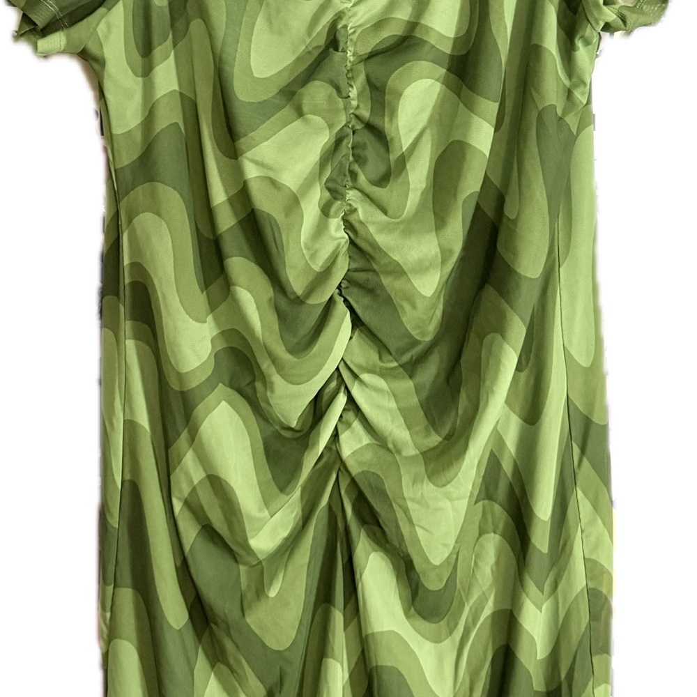 Green Wavy Pattern Dress